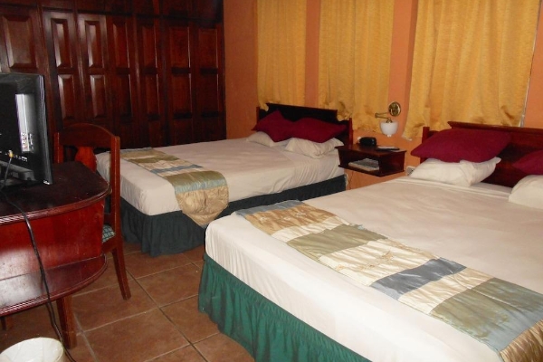 Hotel Suites Los Jicaros (San Pedro Sula)